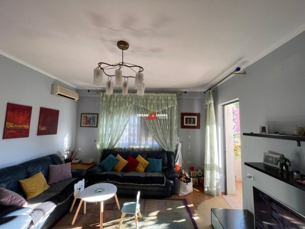 Tirane, shitet apartament 3+1 Kati 9, 102 m² 250.000 € (rruga e Kosovareve)