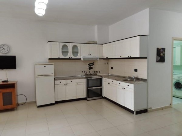 Tirane, jepet me qera apartament 1+1 Kati 8, 78 m² 380 € (YZBERISHT)