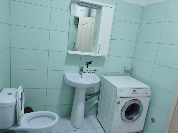 Tirane, jepet me qera apartament 1+1 Kati 8, 78 m² 380 € (YZBERISHT)