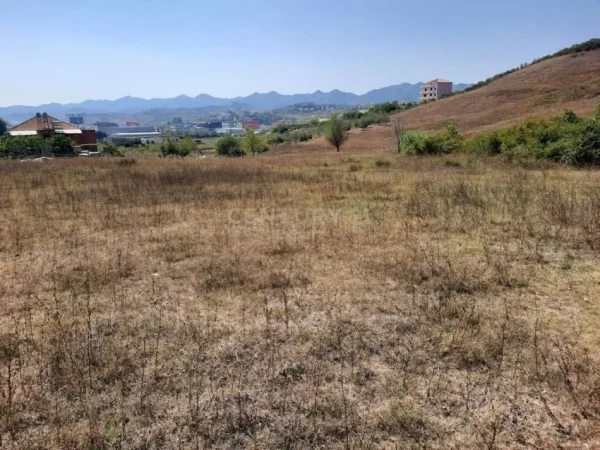 Tirane, shes toke , 16.000 m² 650.000 € (Berxulle)