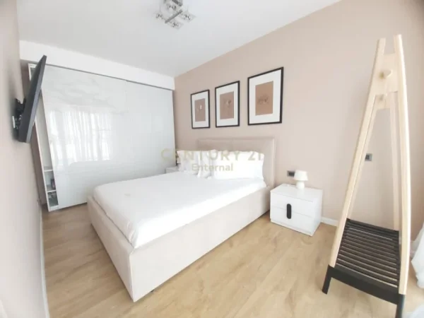 Tirane, jepet me qera apartament 2+1+Aneks+Ballkon Kati 8, 110 m² 1.500 € (Kompleksi ''Nobis'')