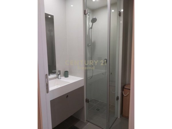 Tirane, jepet me qera apartament 2+1+Aneks+Ballkon Kati 8, 110 m² 1.500 € (Kompleksi &#039;&#039;Nobis&#039;&#039;)