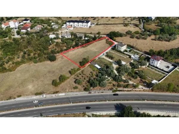 Tirane, shes toke , 2.700 m² 459.000 € (Farke)