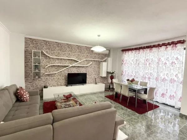 Tirane, jepet me qera apartament 2+1+Aneks+Ballkon Kati 11, 130 m² 650 € (21 Dhjetori)