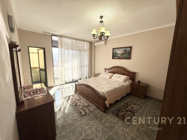 Tirane, jepet me qera apartament 2+1+Aneks+Ballkon Kati 11, 130 m² 650 € (21 Dhjetori)