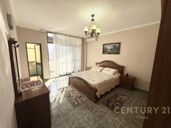 Tirane, jepet me qera apartament 2+1+Aneks+Ballkon Kati 11, 130 m² 650 € (21 Dhjetori)