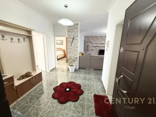Tirane, jepet me qera apartament 2+1+Aneks+Ballkon Kati 11, 130 m² 650 € (21 Dhjetori)