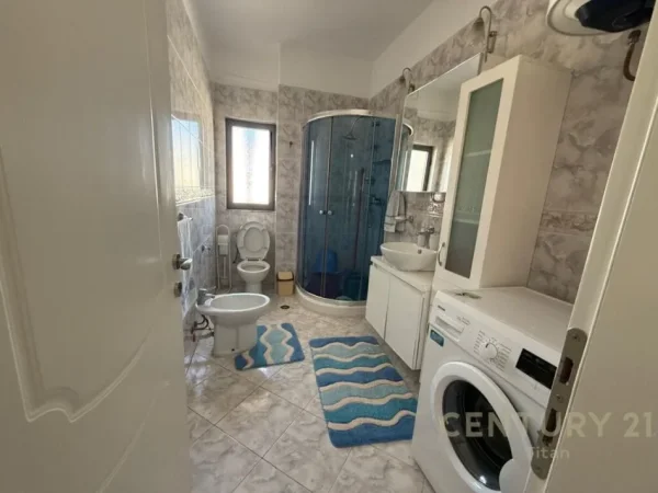 Tirane, jepet me qera apartament 2+1+Aneks+Ballkon Kati 11, 130 m² 650 € (21 Dhjetori)
