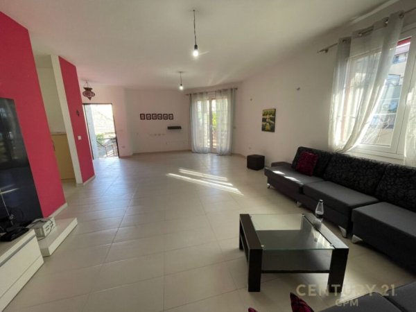 Tirane, jepet me qera Vile 2 Katshe Kati 2, 230 m² 1.500 € (Selite)