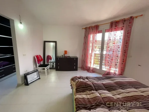 Tirane, jepet me qera Vile 2 Katshe Kati 2, 230 m² 1.500 € (Selite)