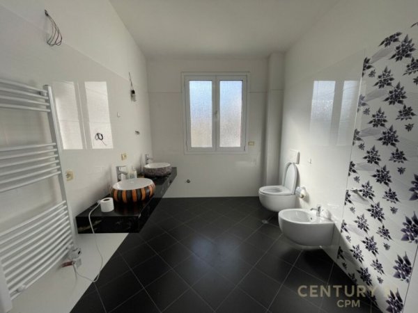 Tirane, jepet me qera Vile 2 Katshe Kati 2, 230 m² 1.500 € (Selite)