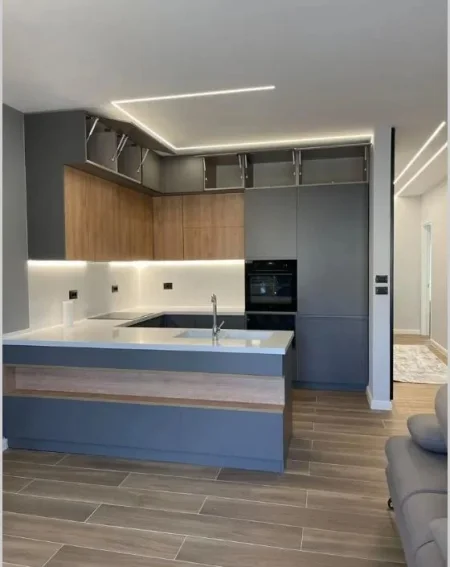 Tirane, jepet me qera apartament 2+1+Ballkon , 120 m² 1.500 € (TEG)