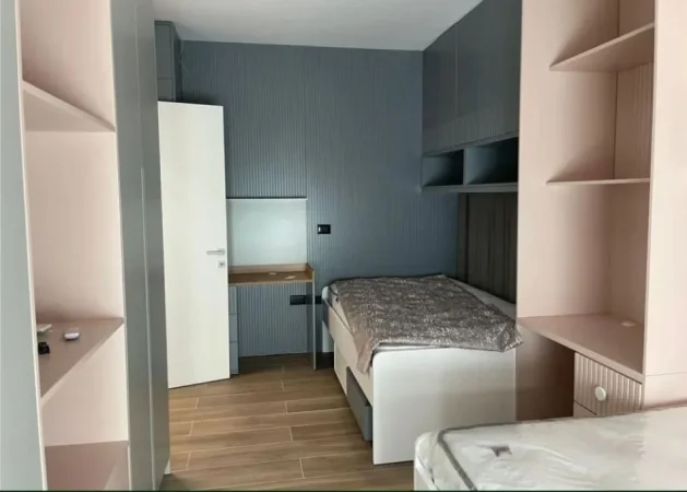 Tirane, jepet me qera apartament 2+1+Ballkon , 120 m² 1.500 € (TEG)