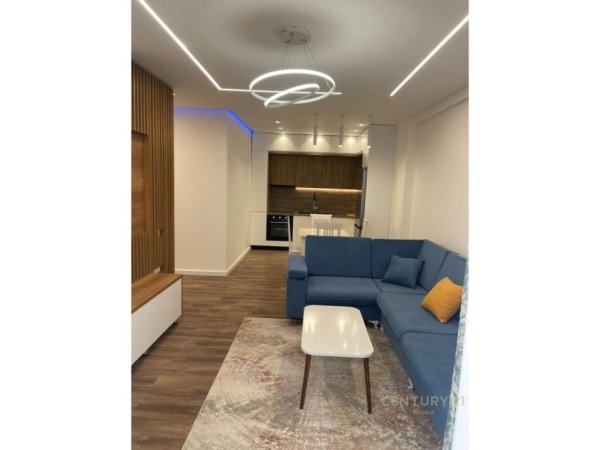 Tirane, jepet me qera apartament 2+1+Aneks+Ballkon Kati 4, 77 m² 650 € (Rruga 5 Maji)