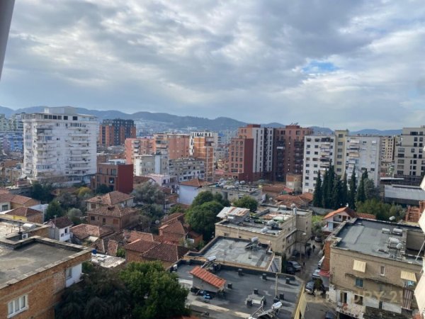 Tirane, jepet me qera apartament 2+1+Aneks+Ballkon Kati 8, 103 m² 700 € (Rruga e Kavajes)
