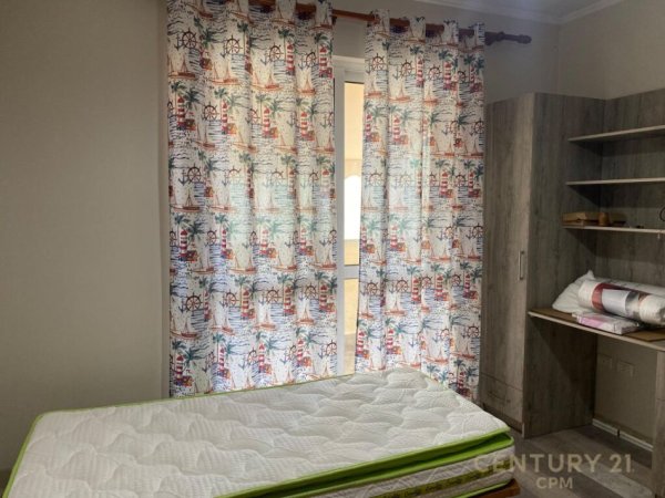 Tirane, jepet me qera apartament 2+1+Aneks+Ballkon Kati 8, 103 m² 700 € (Rruga e Kavajes)
