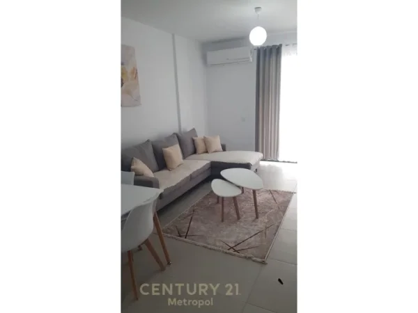Tirane, jepet me qera apartament 2+1+Aneks+Ballkon Kati 5, 120 m² 650 € (Asl)
