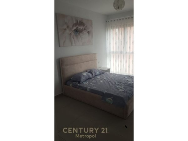 Tirane, jepet me qera apartament 2+1+Aneks+Ballkon Kati 5, 120 m² 650 € (Asl)