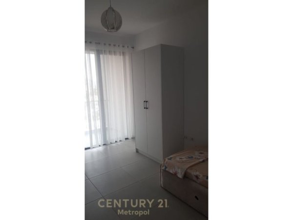 Tirane, jepet me qera apartament 2+1+Aneks+Ballkon Kati 5, 120 m² 650 € (Asl)