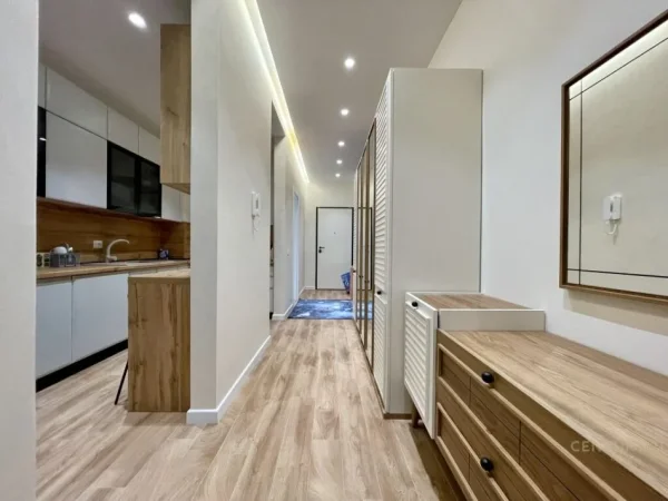 Tirane, jepet me qera apartament 3+1+Aneks+Ballkon Kati 5, 146 m² 1.300 € (Liqeni i Thate)
