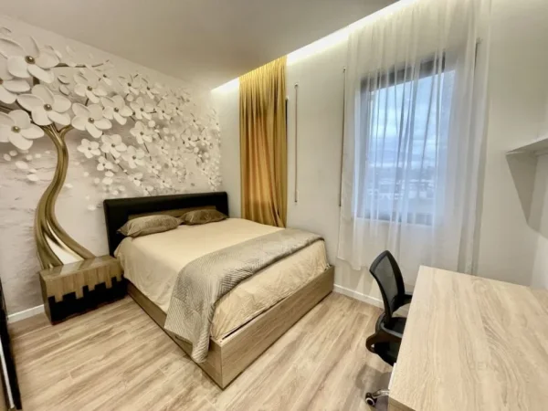 Tirane, jepet me qera apartament 3+1+Aneks+Ballkon Kati 5, 146 m² 1.300 € (Liqeni i Thate)