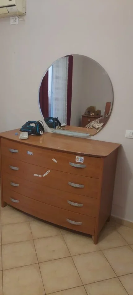 Tirane, jepet me qera apartament 1+1+Ballkon Kati 5, 75 m² 600 € (rruga Elbasanit)