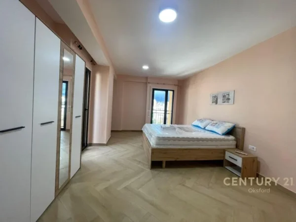 Tirane, jepet me qera apartament 1+1+Aneks+Ballkon Kati 5, 74 m² 650 € (RRUGA E ELBASANIT)