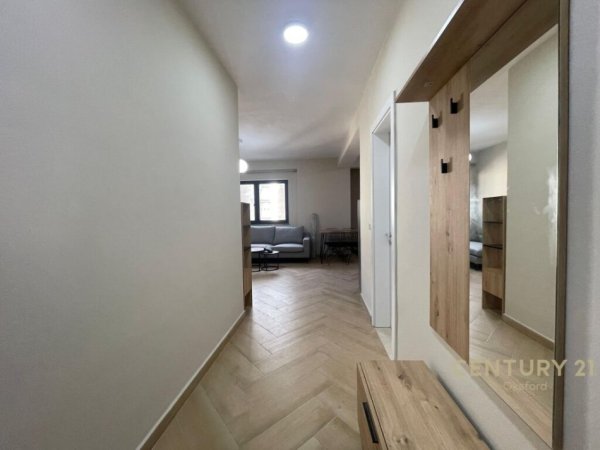 Tirane, jepet me qera apartament 1+1+Aneks+Ballkon Kati 5, 74 m² 650 € (RRUGA E ELBASANIT)