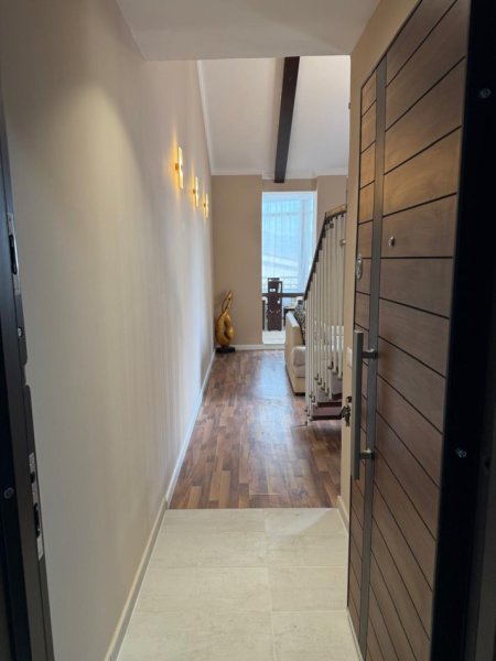 Tirane, jepet me qera apartament duplex 1+1+Ballkon Kati 6, 90 m² 600 € (rruga Bill Klinton)