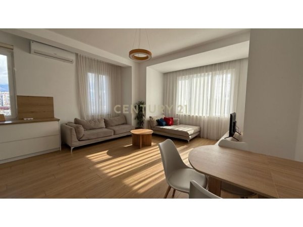 Tirane, jepet me qera apartament 2+1+Aneks+Ballkon Kati 9, 130 m² 1.500 € (Bllok)