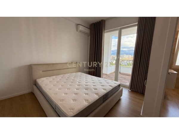 Tirane, jepet me qera apartament 2+1+Aneks+Ballkon Kati 9, 130 m² 1.500 € (Bllok)