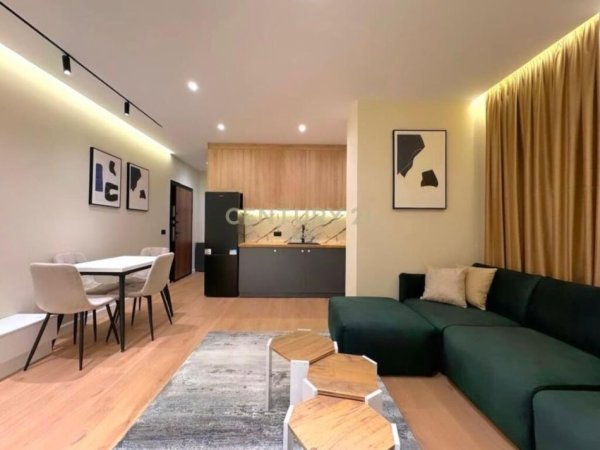 Tirane, jepet me qera apartament 1+1+Aneks+Ballkon Kati 5, 60 m² 700 € (Hoxha Tahsim)