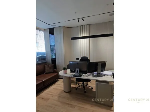 Tirane, shes zyre Kati 2, 32 m² (Square 21)