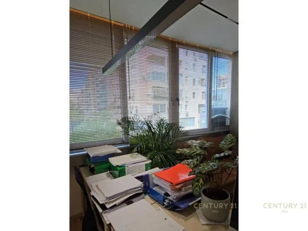 Tirane, shes zyre Kati 2, 32 m² (Square 21)