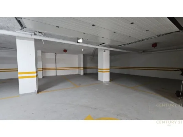 Tirane, jepet me qera ambjent biznesi Kati -1, 564 m² 3.000 € (Perballe me Delijorgjin)