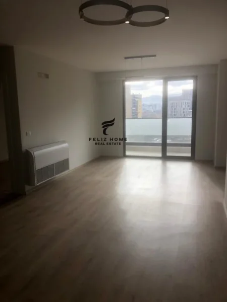 Tirane, jepet me qera zyre Kati 5, 138 m² 1.000 € (FUSHA E AVIACIONIT)