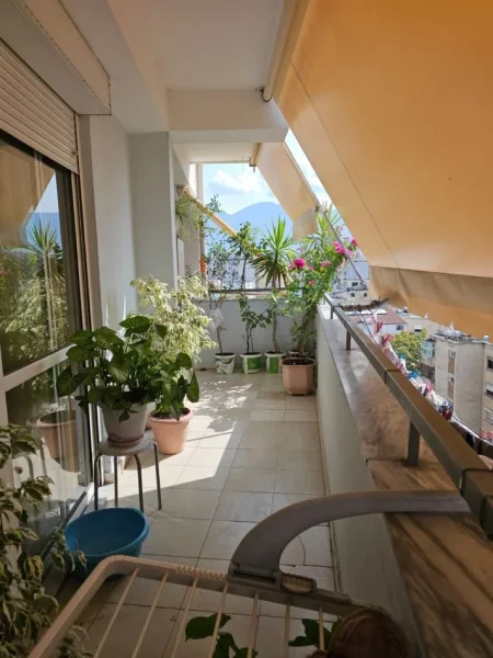 Tirane, jepet me qera apartament 3+1+Aneks+Ballkon Kati 8, 144 m² 750 € (Rr. Fortuzi)