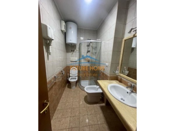 Tirane, jepet me qera apartament 1+1+Ballkon Kati 5, 70 m² 600 € (RRUGA E ELBASANIT)