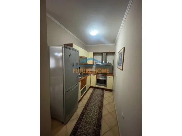 Tirane, jepet me qera apartament 1+1+Ballkon Kati 5, 70 m² 600 € (RRUGA E ELBASANIT)