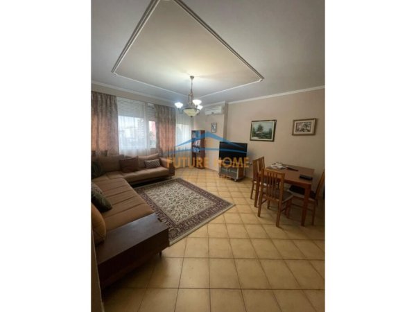 Tirane, jepet me qera apartament 1+1+Ballkon Kati 5, 70 m² 600 € (RRUGA E ELBASANIT)