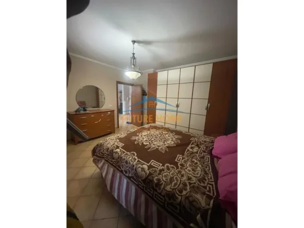 Tirane, jepet me qera apartament 1+1+Ballkon Kati 5, 70 m² 600 € (RRUGA E ELBASANIT)