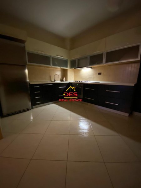 Vlore, jepet me qera apartament 2+1+Ballkon Kati 5, 90 m² 350 € (Rruga 7 Nëntori , Vlorë)
