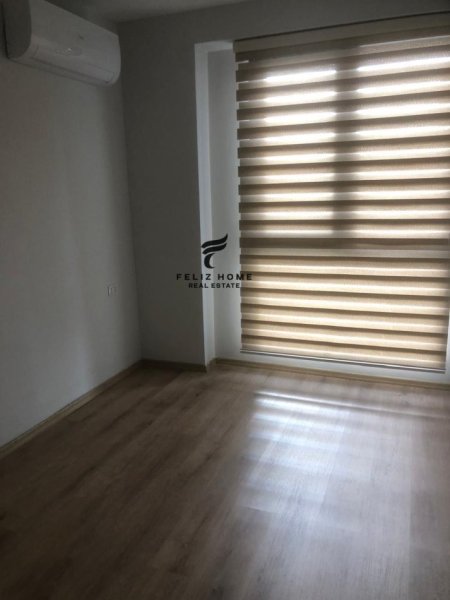 Tirane, jepet me qera apartament 3+1+Ballkon Kati 5, 138 m² 1.000 € (FUSHA E AVIACIONIT)