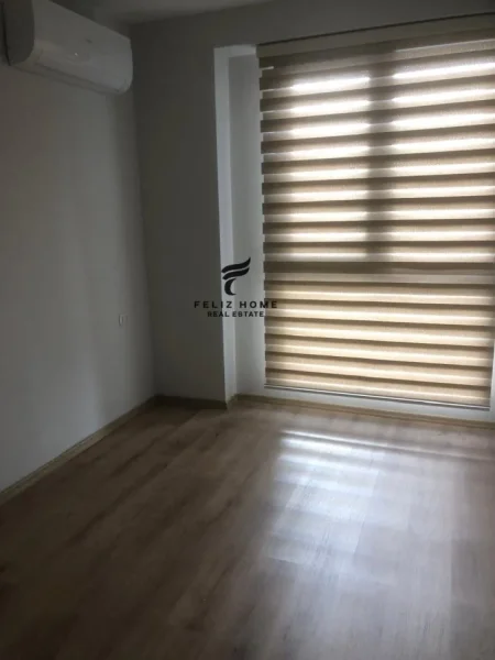 Tirane, jepet me qera apartament 3+1+Ballkon Kati 5, 138 m² 1.000 € (FUSHA E AVIACIONIT)