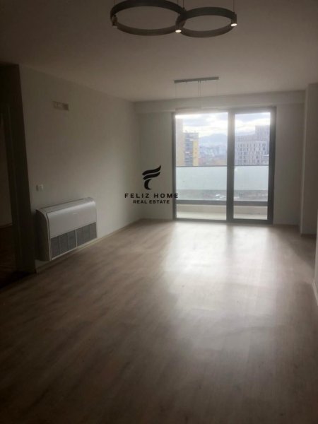 Tirane, jepet me qera apartament 3+1+Ballkon Kati 5, 138 m² 1.000 € (FUSHA E AVIACIONIT)