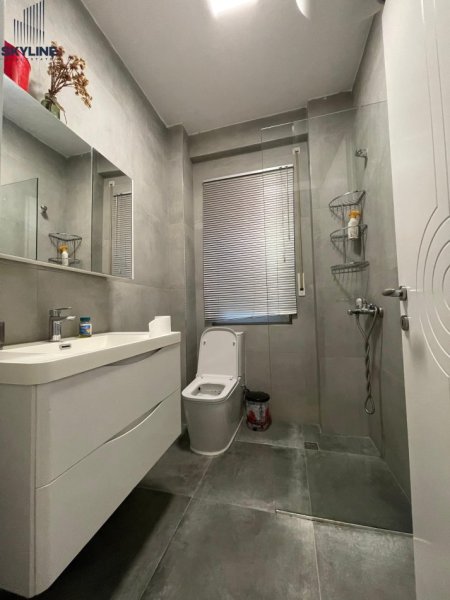 Tirane, jepet me qera apartament 1+1 , 60 m² 550 € (5 Maji)
