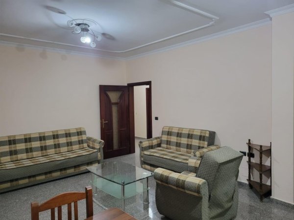 Tirane, jepet me qera apartament 2+1 Kati 2, 80 m² 400 € (Shkoze)