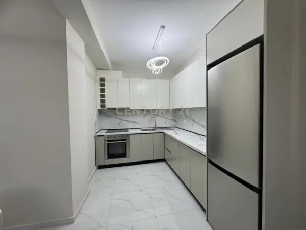 Tirane, jepet me qera apartament 2+1+Aneks+Ballkon Kati 6, 100 m² 800 € (Brraka)