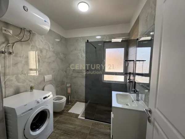 Tirane, jepet me qera apartament 2+1+Aneks+Ballkon Kati 6, 100 m² 800 € (Brraka)