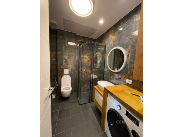 Tirane, jepet me qera apartament 1+1+Aneks+Ballkon Kati 7, 88 m² 1.300 € (Park Gate)